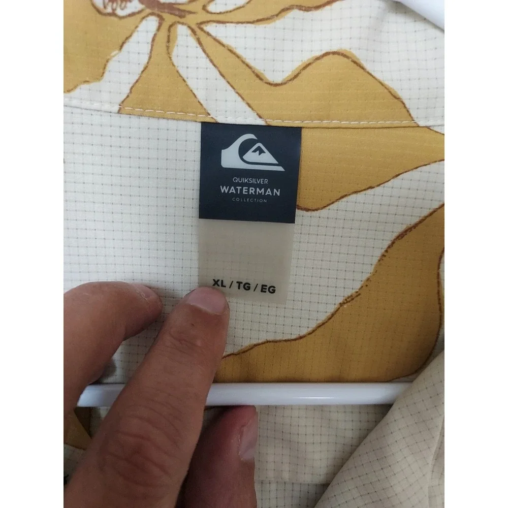 Quiksilver item excellent